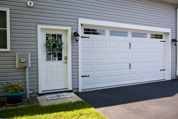 24/7 Emergency Garage Door Installation experts in Gibson City, IL